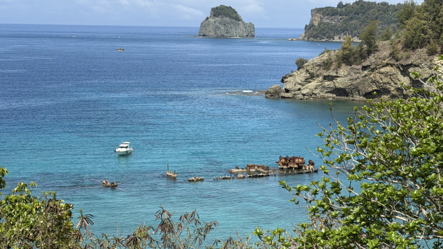 小笠原のコバルトブルーの海